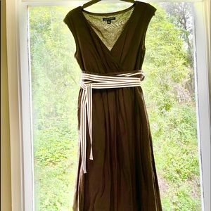 Banana Republic Size 4 rich brown cotton sundress with ribbon tie. Fully lined.